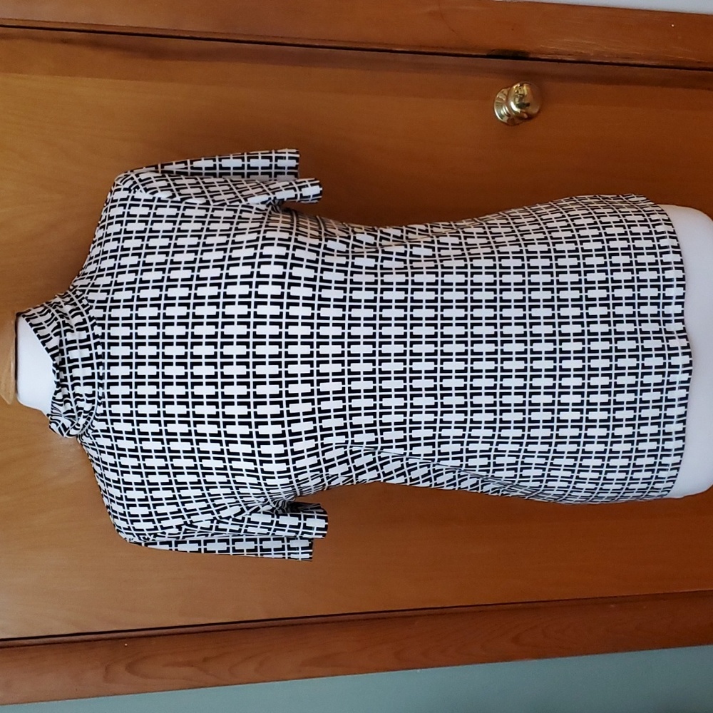 FINAL SALE: NWOT Anne Klein Women's Short Sleeve Mock Neck Top - Size M